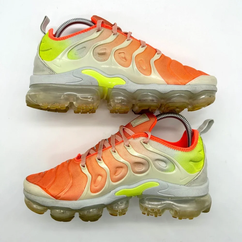 Nike Air VaporMax Plus Running Shoes Orange Neon Women US 7.5‎ AO4550-003